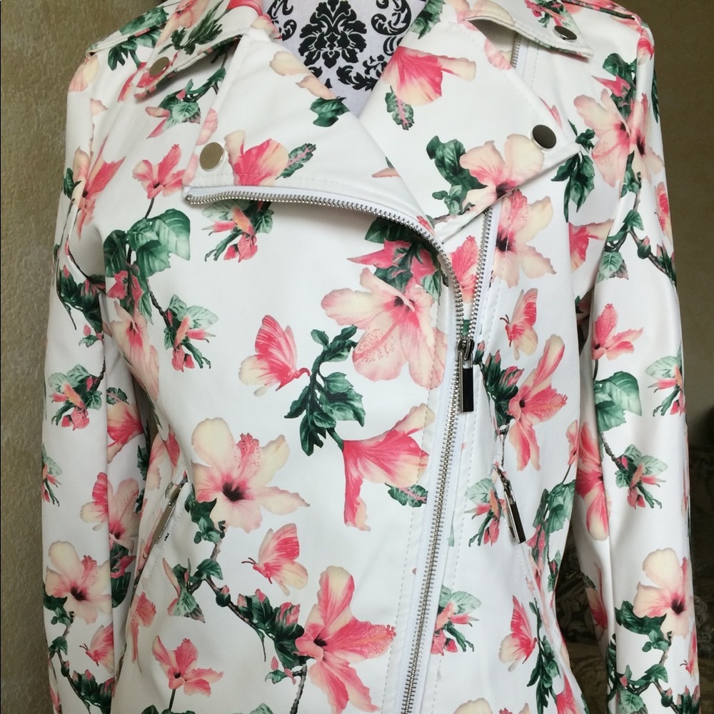 NWT Bagatelle floral bomber style jacket